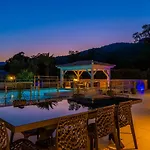 Les Arbousiers - Piscine Chauffee Securisee - 210m2 - 4 Daire