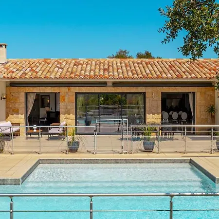 Les Arbousiers - Piscine Chauffée Sécurisée - 210m2 - 4 Appartement