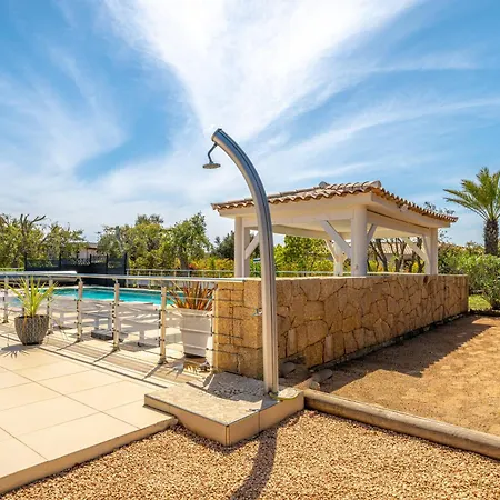 Les Arbousiers - Piscine Chauffée Sécurisée - 210m2 - 4 Appartement