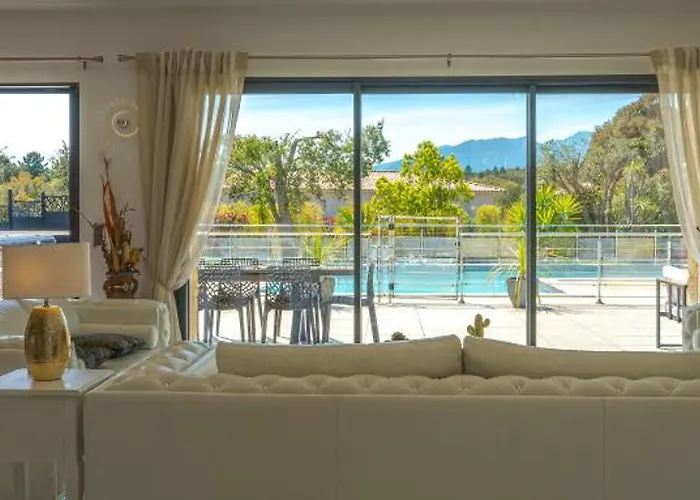 Les Arbousiers - Piscine Chauffée Sécurisée - 210m2 - 4 Apartamento