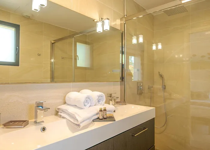 Les Arbousiers - Piscine Chauffée Sécurisée - 210m2 - 4