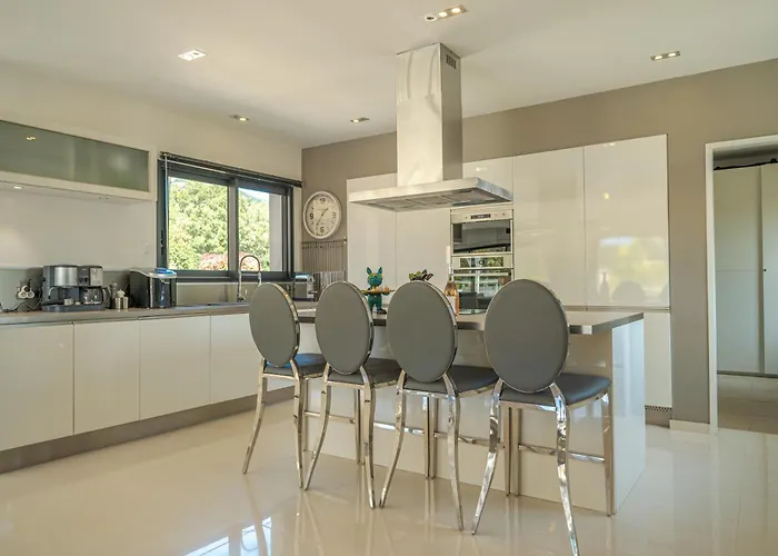 Les Arbousiers - Piscine Chauffée Sécurisée - 210m2 - 4 Apartamento *