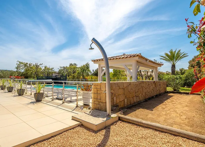 Les Arbousiers - Piscine Chauffée Sécurisée - 210m2 - 4 Apartamento