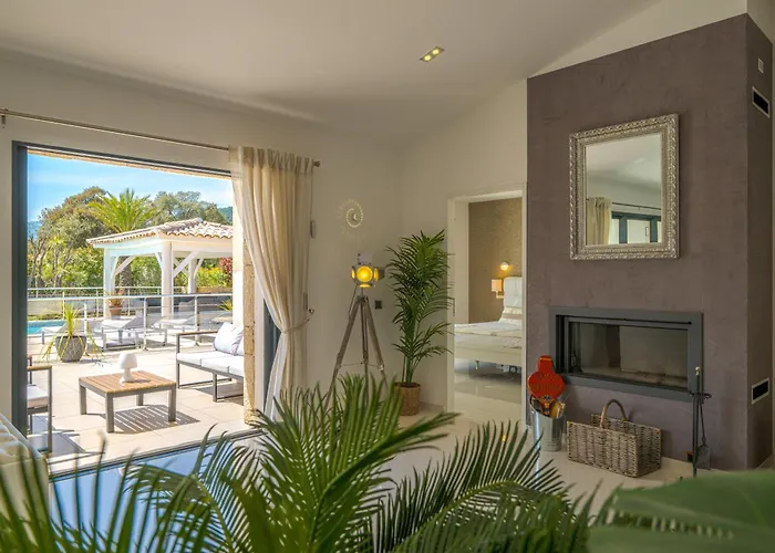 Apartment Les Arbousiers - Piscine Chauffee Securisee - 210m2 - 4 *