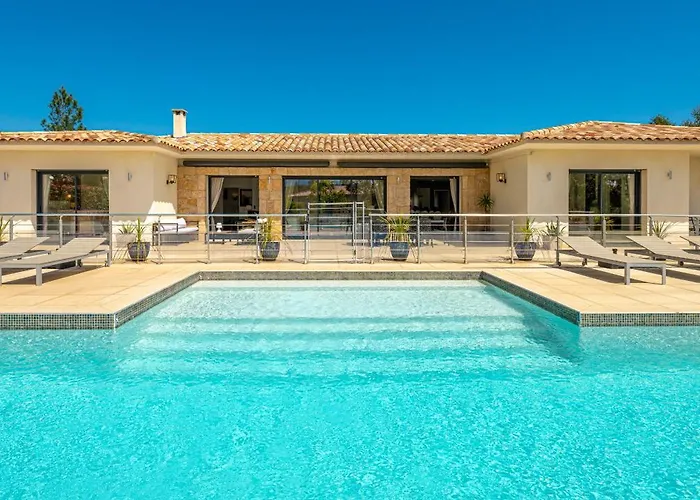 Les Arbousiers - Piscine Chauffée Sécurisée - 210m2 - 4 *